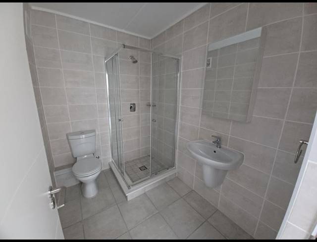 2 BEDROOM PROPERTY TO RENT IN GREENBAY ECO ESTATE